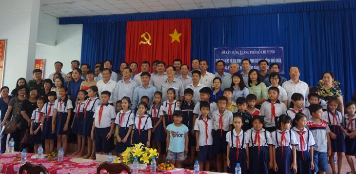 Phối hợp tổ chức Chương trình giao lưu kết hợp công tác xã hội của Khối thi đua 1 Văn phòng cơ quan hành chính Nhà nước Thành phố Hồ Chí Minh
